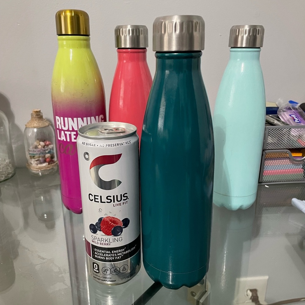 Water bottle bundle - Picture 2 of 2